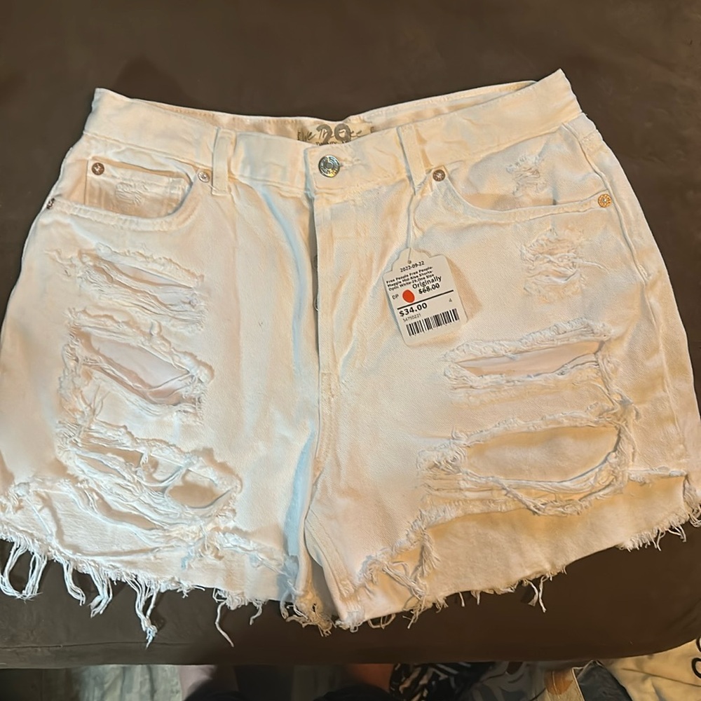 Free People Maggie mid rise shorts size 29